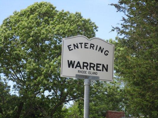 Entering Warren, Rhode Island from Swansea, Massachusetts.