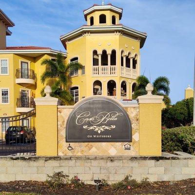 This elegant location sign is made from custom cut signfoam.

#monumentsign #outdoorsign #customsigns #fastsigns265 #tampabay