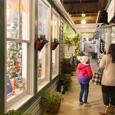 Evening shoppers at Hitchcock Paper Co!