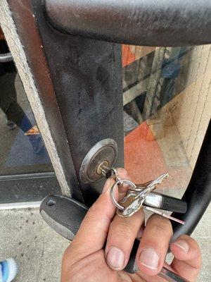 We can fix the commercial locks and locked out service