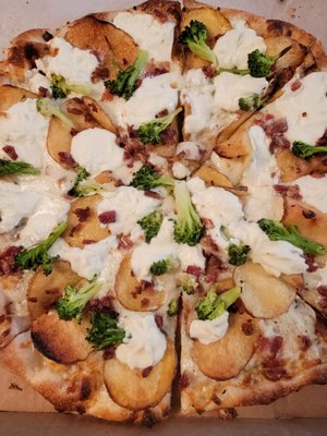 Baked potato pizza