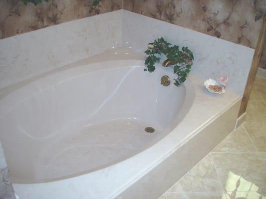 Composite Marble Tub with tub splashes and front skirt