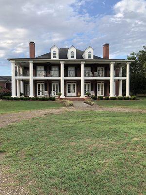 Main house and B&B in the middle of a Pecan Orchard.