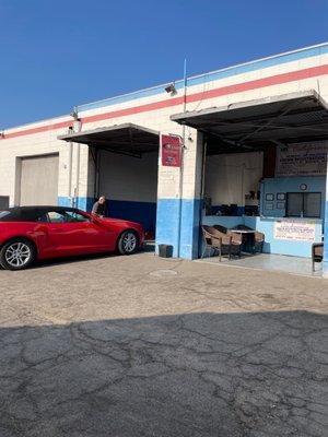 Quick smog check .. pulled right in no waiting