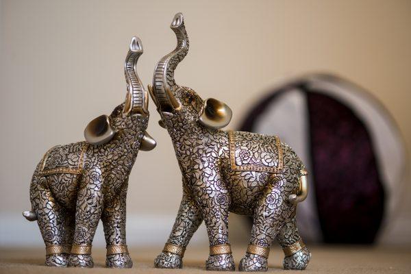 Oh! Trendy Elephant Pair Figurines