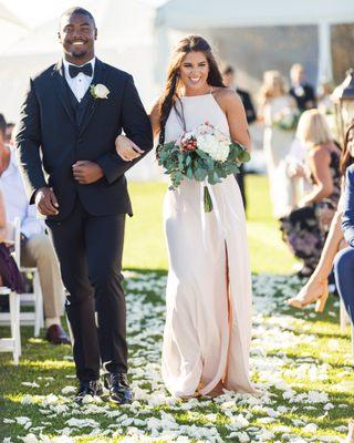 Bridesmaid bouquet and groomsmen boutonniere