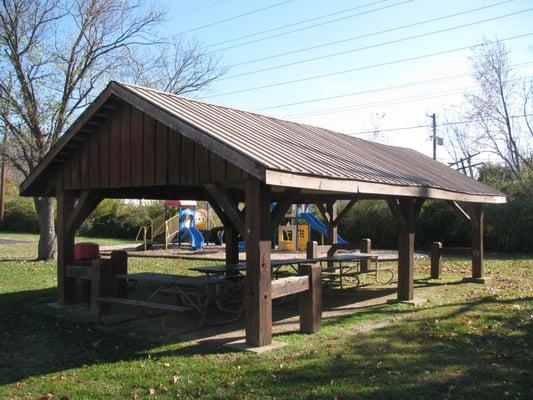 Nice shelter house, but no grill to speak of.