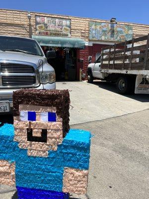 Minecraft Steve piñata