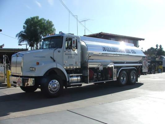 Fallbrook Oil Company's newest 4500 gallon truck.