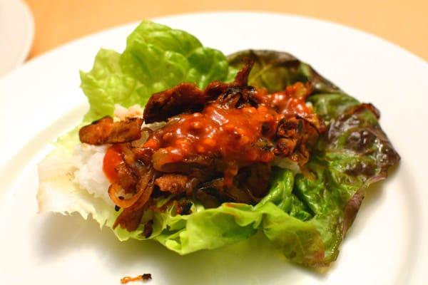 Korean food from our cooking lesson: Ssambap (lettuce wrap) with soy curls bulgogi (barbecue) and ssamjang (chili sauce).