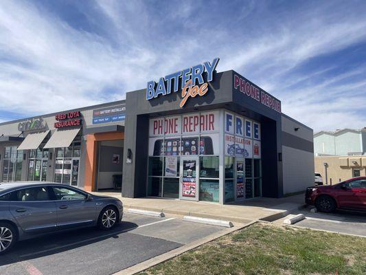 Exterior View of our Battery Joe South Georgia location in Amarillo. Ready to assist with FREE Battery Installs and Testing!