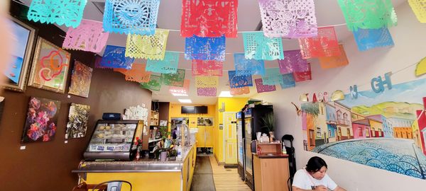 Interior (07/20/23). @Irmas_Cafe #JerseyCity #JerseyCityHeights #SalvadoranFood