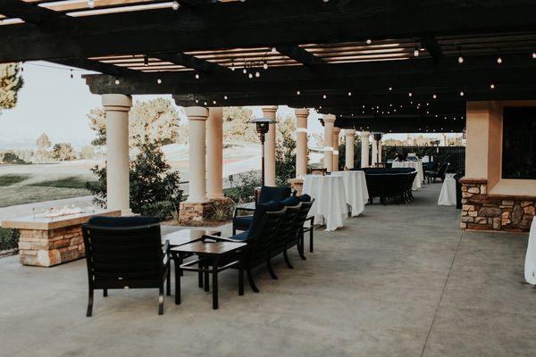 Your guests can enjoy a relaxing-yet-sophisticated cocktail hour on the spacious patio. You can even choose to host your reception here!