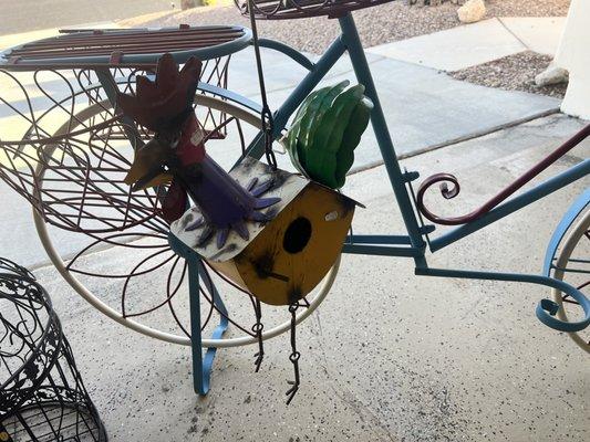 Planter bicycle and rooster birdhouse!