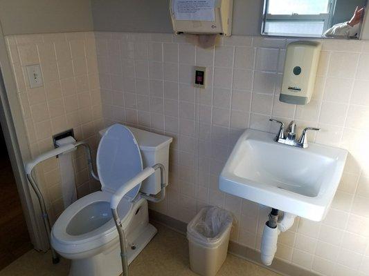 Shared restroom between 2 resident rooms