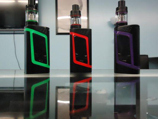 Smok has stepped up there game with the ergonomic Alien Kits giving you a tank from flavor and cloud and a compact 220 watt mod