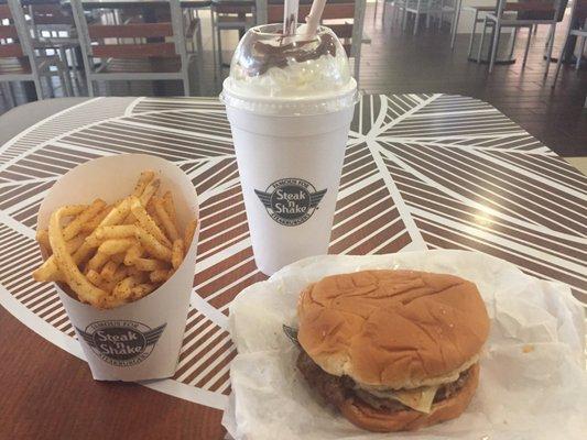 Jalapeño crunch, Cajun fries an Nutella shake - always worth the calories lol