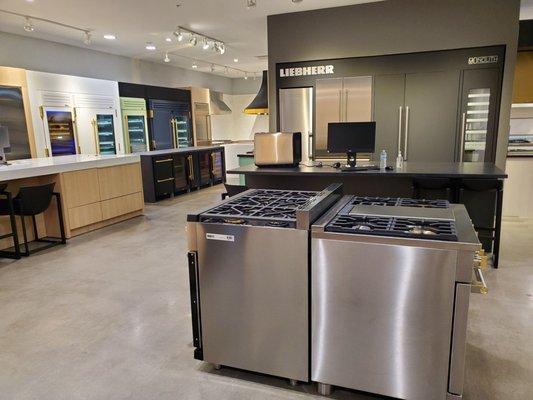 Universal Appliance and Kitchen Center