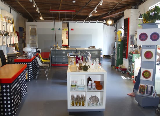 Vintage retail & Workshop @ Ampersand projects