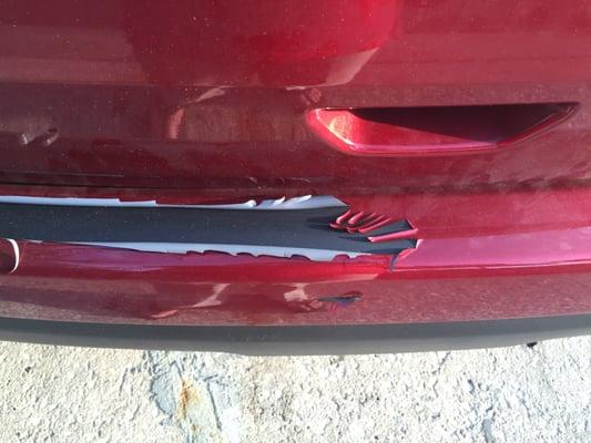 This is the poor workmanship from the AutoNation Collision Center.