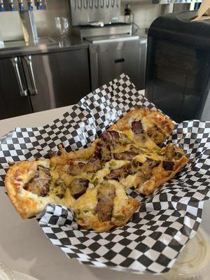 Brisket flatbread pizza