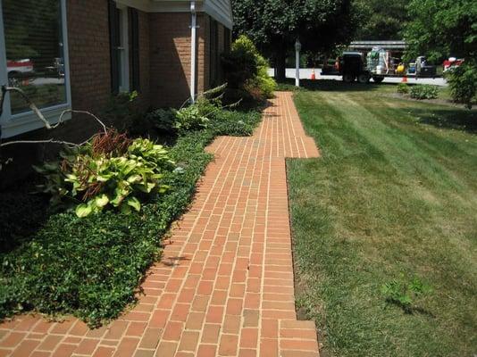 Hagerstown Brick looks good when the dirt is gone.