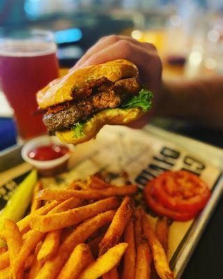 Great Divide Burger - that tomato jam is BOMB!