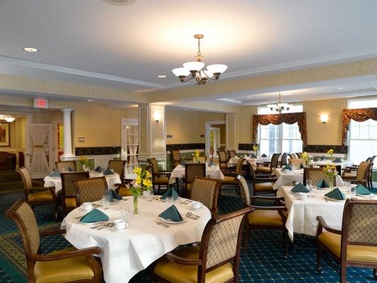 Traditions of Dedham dining room