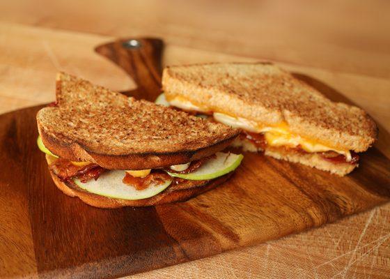 Spicy Apple Bacon Grilled Cheese