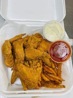 5 Wing combo with Fries and Drink