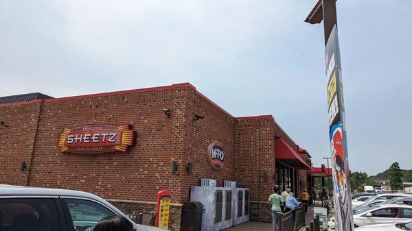 This Tesla Supercharger is in the Sheetz "gas" station