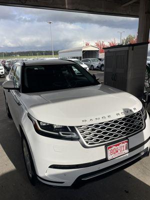 Land Rover Range Rover windshield replacement