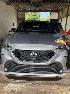 2021 Highlander is getting her very first bath. She rides better when she is clean.