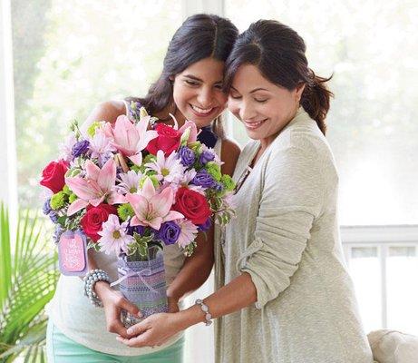 Absolutely Flowers provides flower delivery, gift services and plant delivery WorldWide.