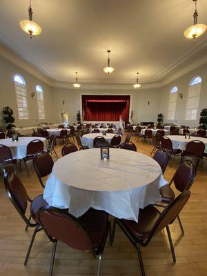 We had 19 tables with 9 chairs at each table. And 4 food and beverage tables.