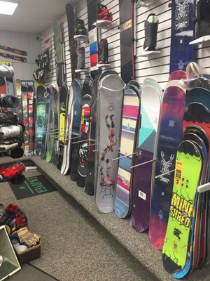 2018 fully stocked with snowboards from Rome, Flow, K2, Nidecker, Salomon And Never Summer