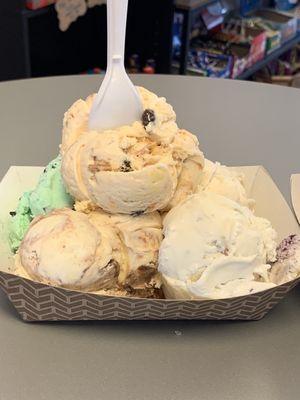 Flight of Mint Chocolate Chip,Deep Dish Apple Pie, Blueberry Waffle Cone, Haystack, and Mackinac Island Fudge