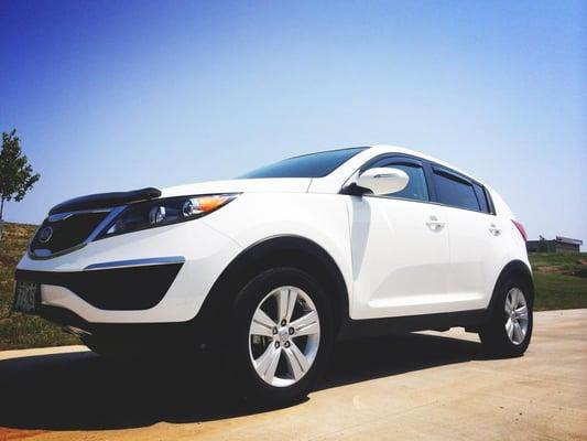 Installed window deflectors on the Kia!