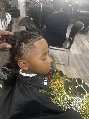 Ba Blendz Barbershop 678-396-3570