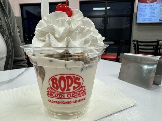 Mini Peanut Butter Mountain sundae