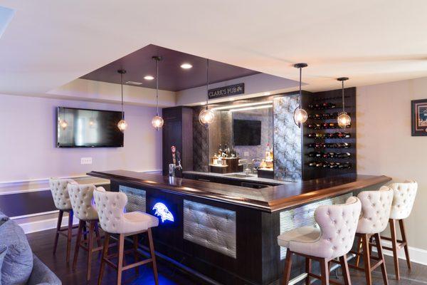 Basement Game Room with Bar