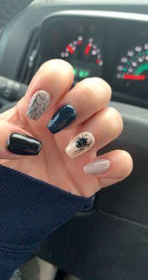 Love these Halloween nails!