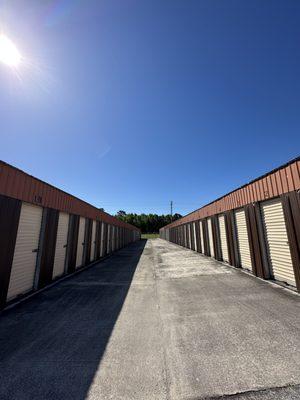 5x5 and 5x10 storage units with roll up doors