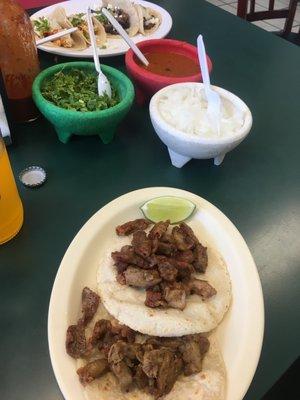 Ricos tacos con tortillas echas a mano