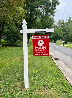 Main Realty's beautiful "For Sale" sign