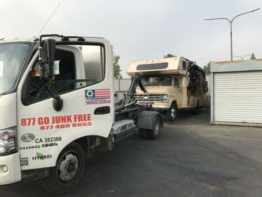 RV removal Los Angeles by Go Junk Free America!