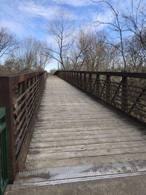 Pedestrian bridge to downtown Franklin