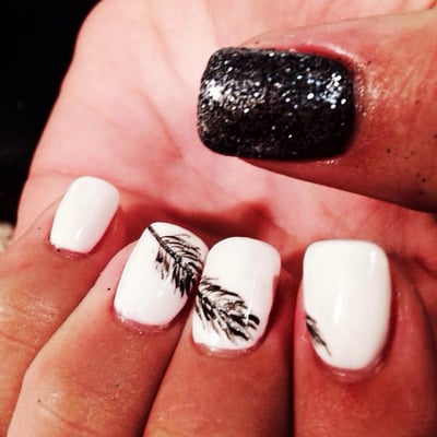 Feather nail art