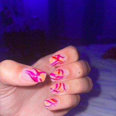 Nails 4 U