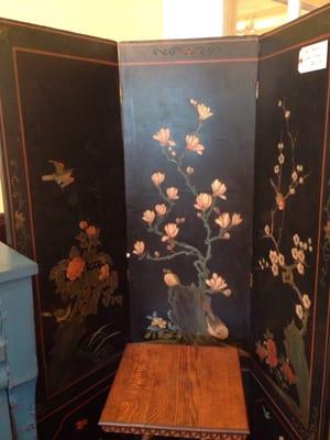 Folding screen.